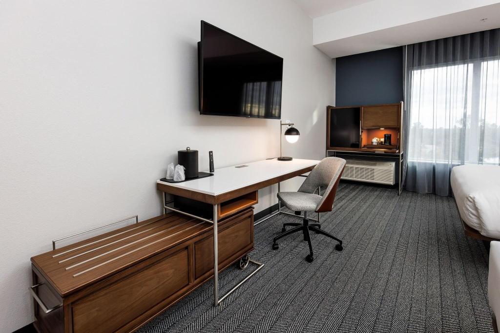 Courtyard By Marriott Pensacola West