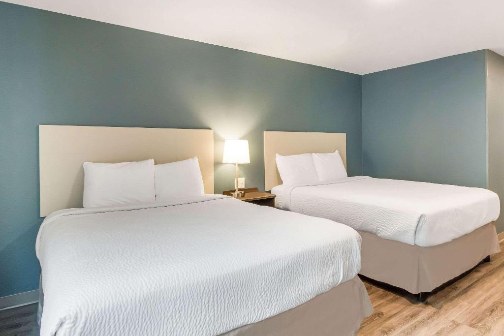 Woodspring Suites Lake Jackson
