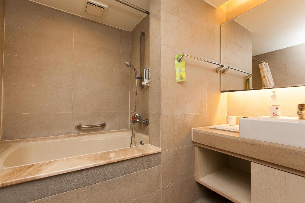 Hoya Hot Springs Resort & Spa