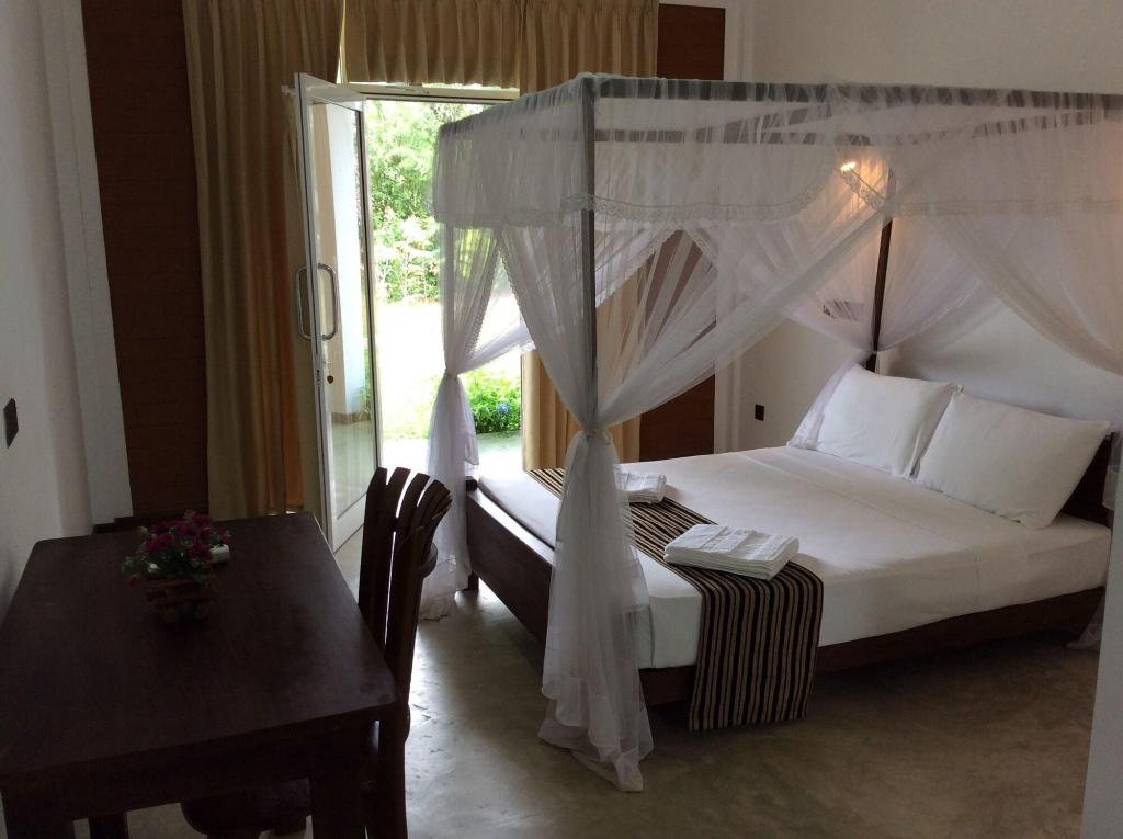 Sigiriya Rock Hide