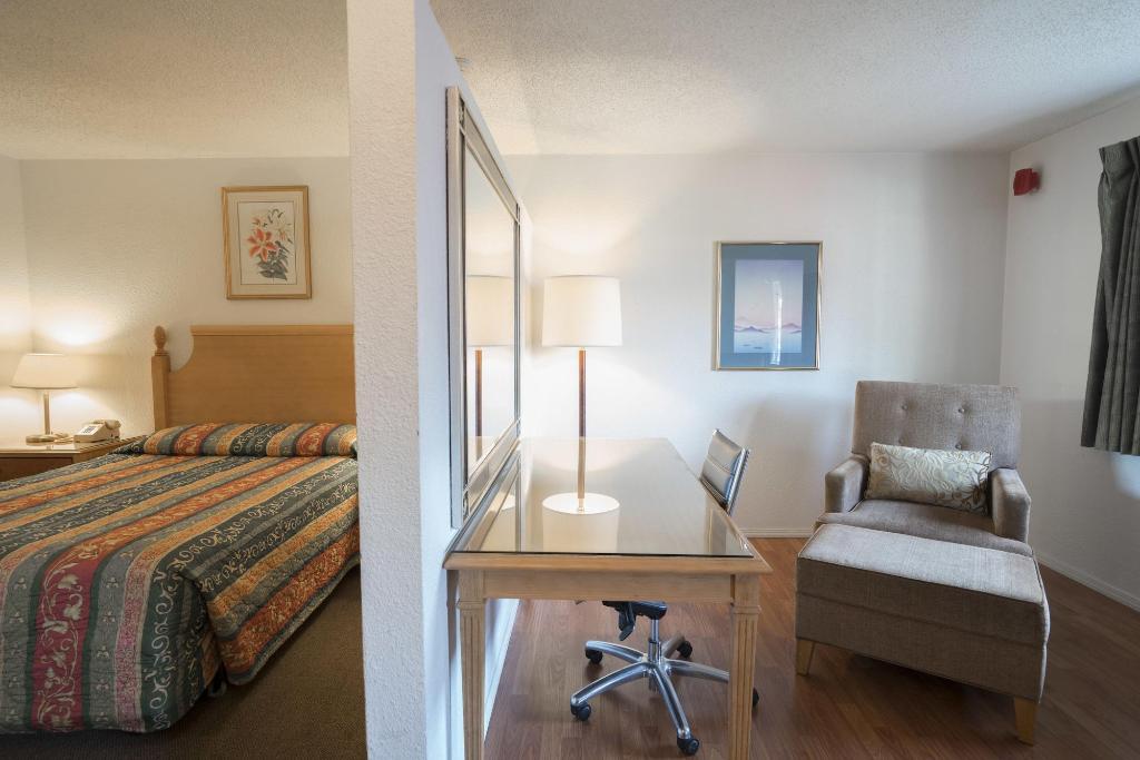 Seatac Inn And Airport Parking