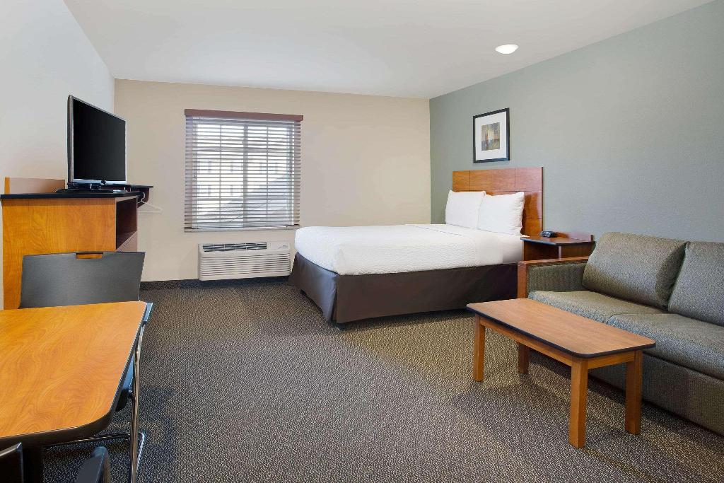 WoodSpring Suites Columbus North I-270