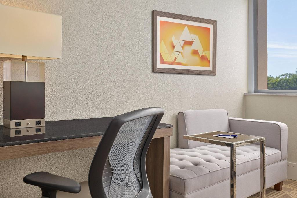 Delta Hotels By Marriott Chicago Willowbrook