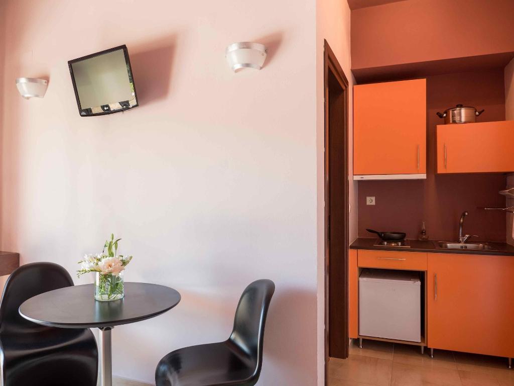 Petritos Rooms And Studios