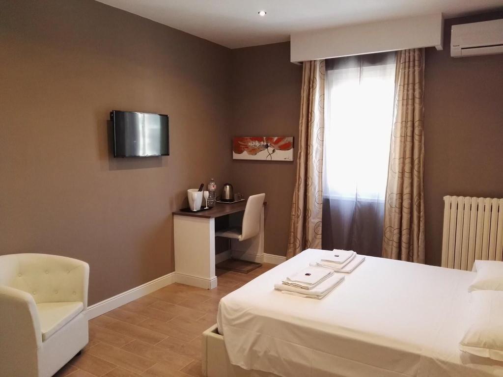 Tolli Rooms