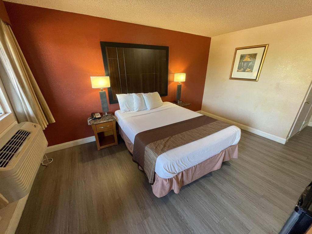 Pacific Inn