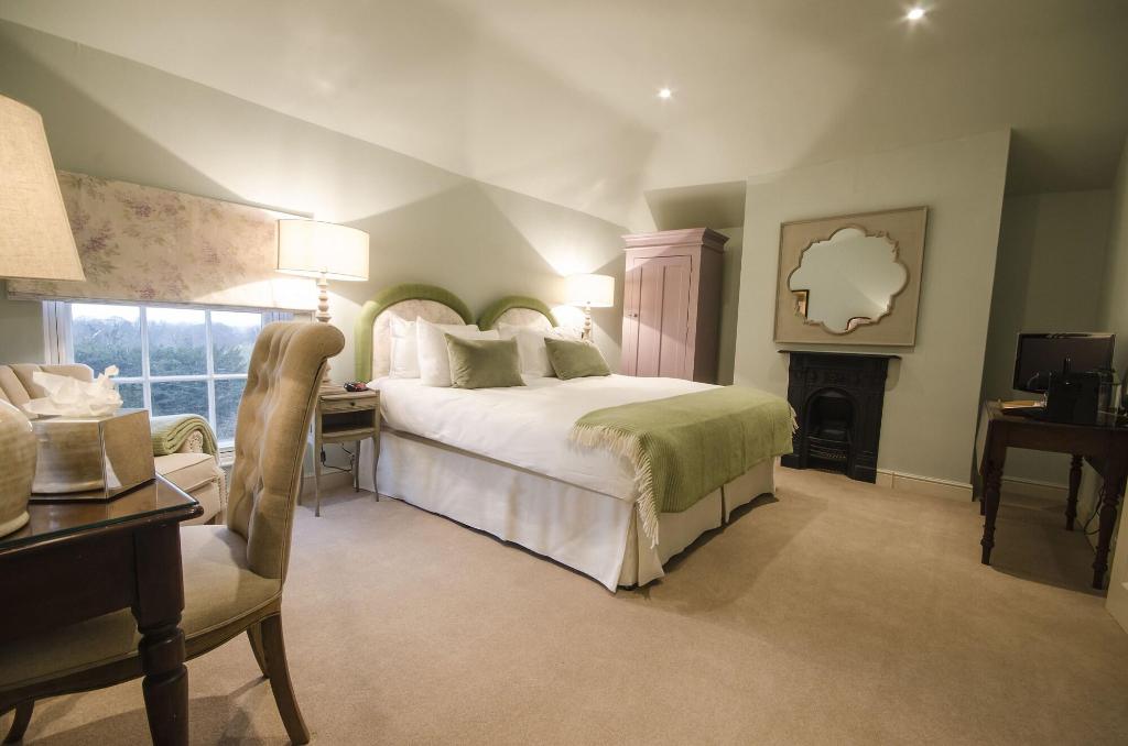 The Black Lion, Long Melford
