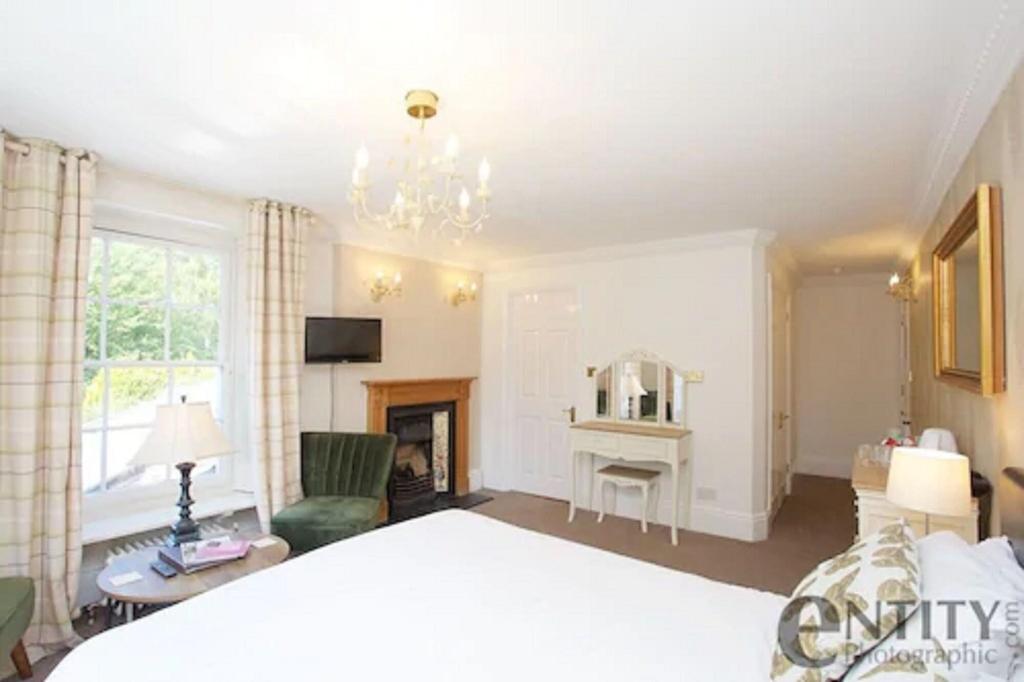 Woodlands Lodge Hotel