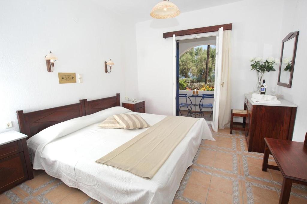Paros Inn Hotel