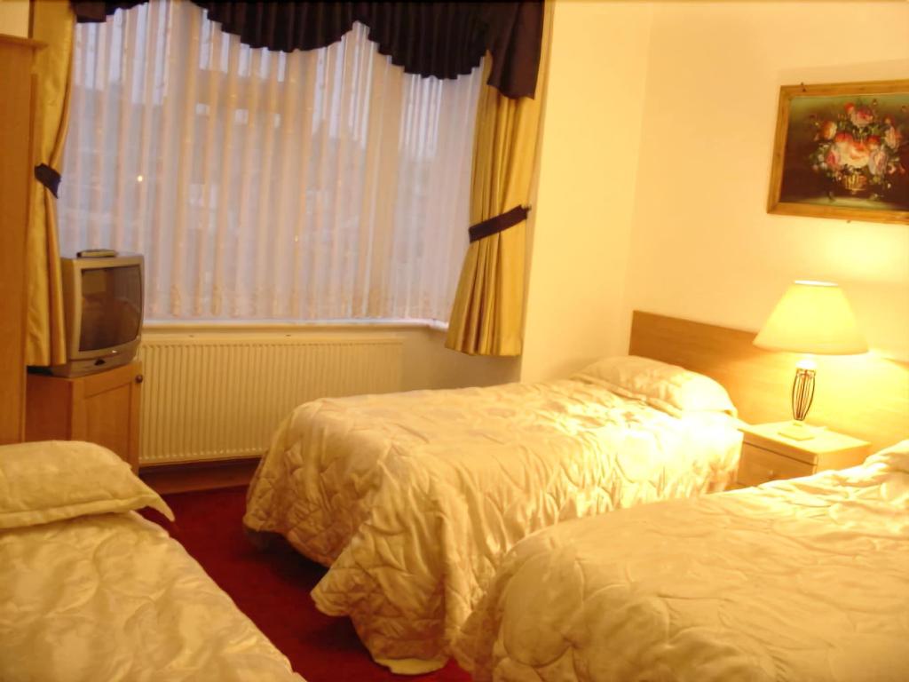 Acorn Lodge Gatwick Hotel