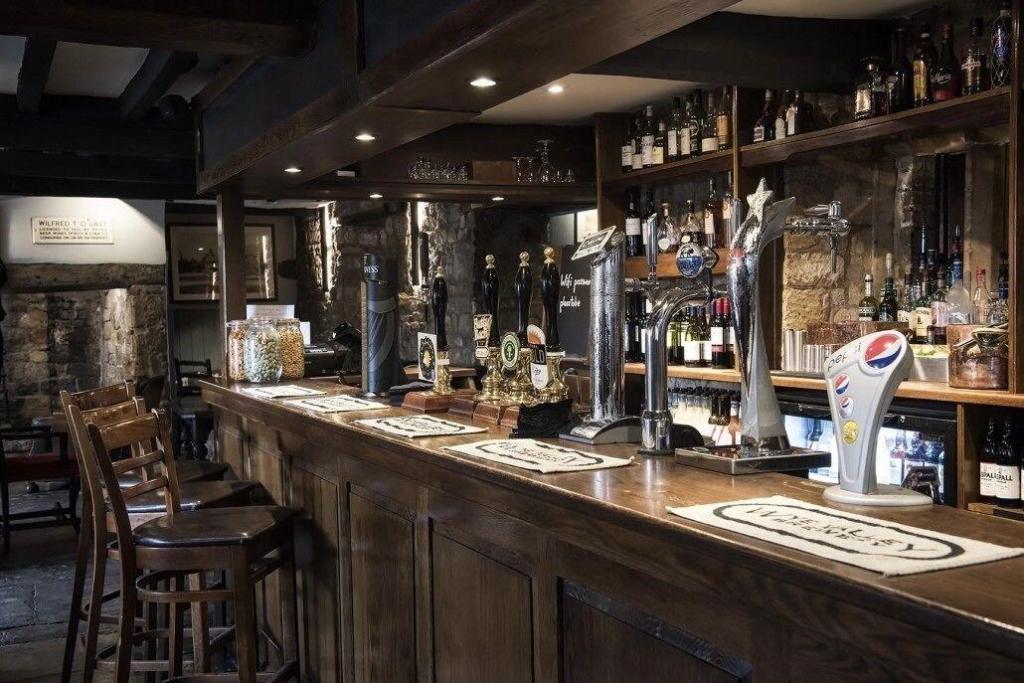 The Howard Arms - Bar