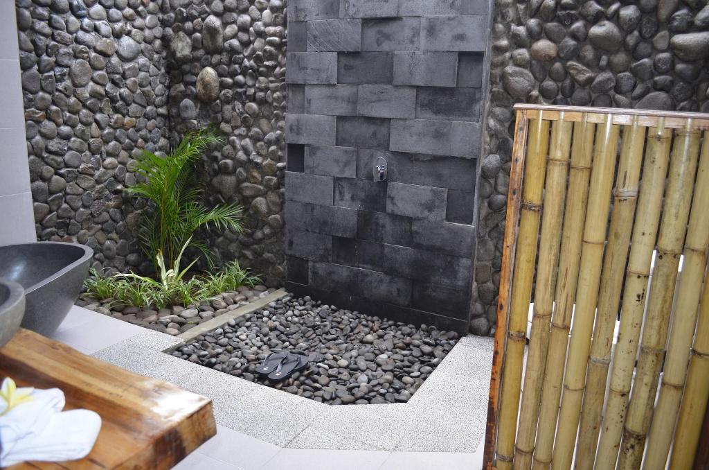 West Break Bali Medewi