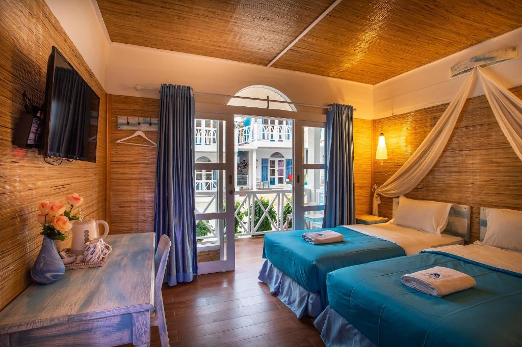 Santorini Beach Resort