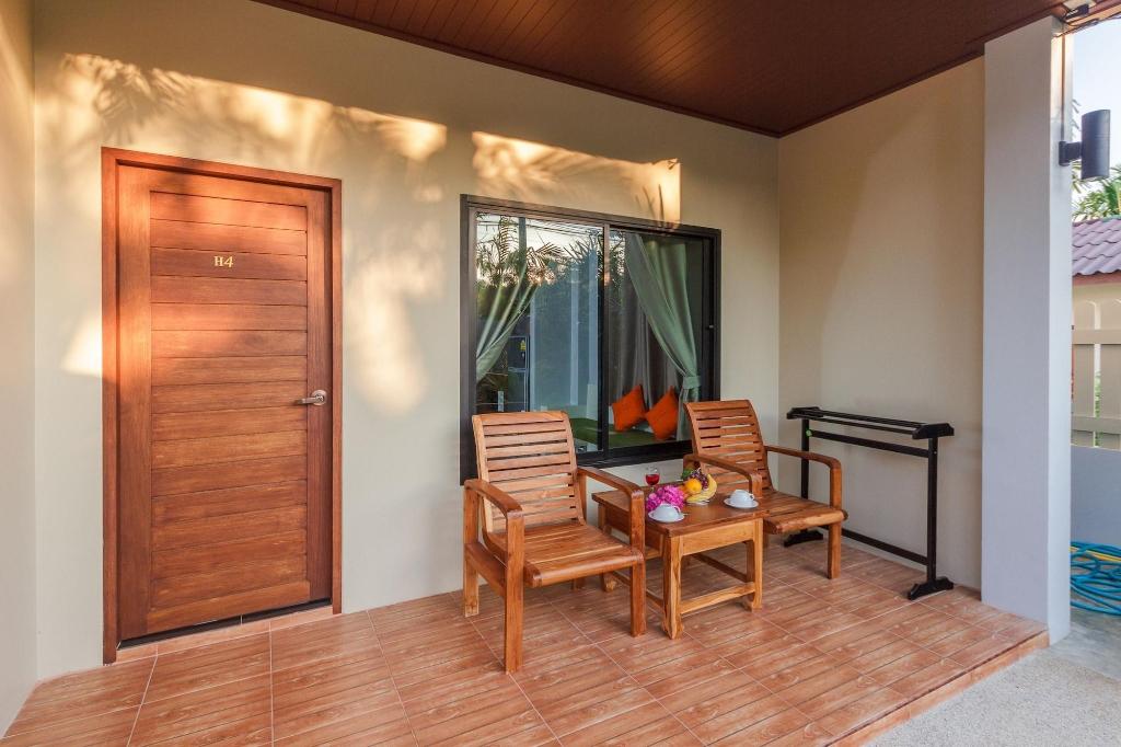 Hotel Happy Eight Resort by ZUZU, Thailand, Rawai Beach. Großes 2