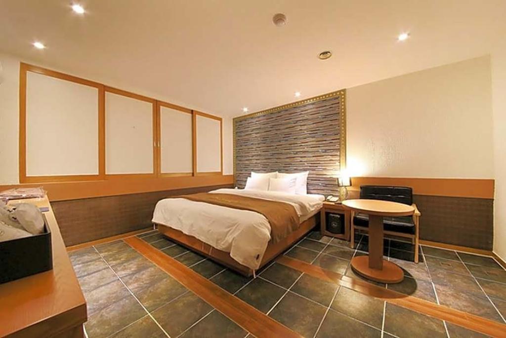 Hotel Leaders