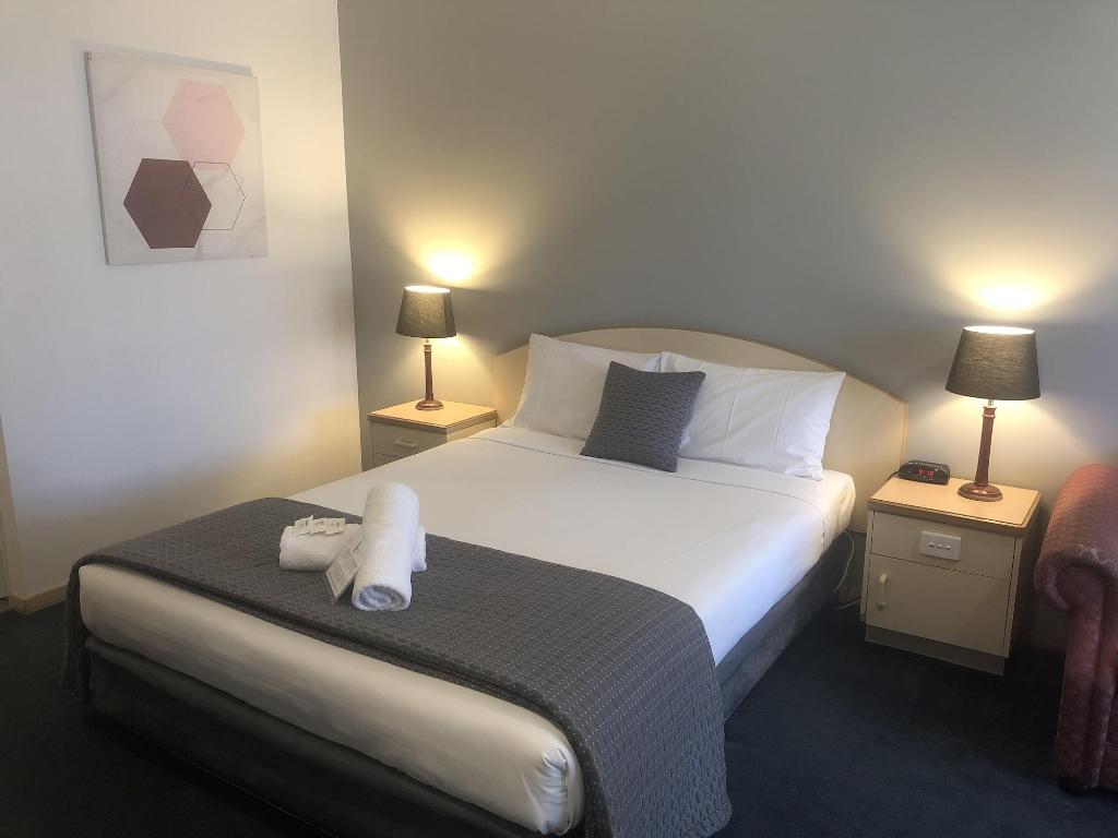 Capricorn Motor Inn