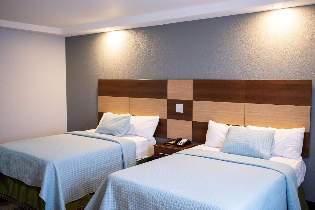 Hyannis Plaza Hotel