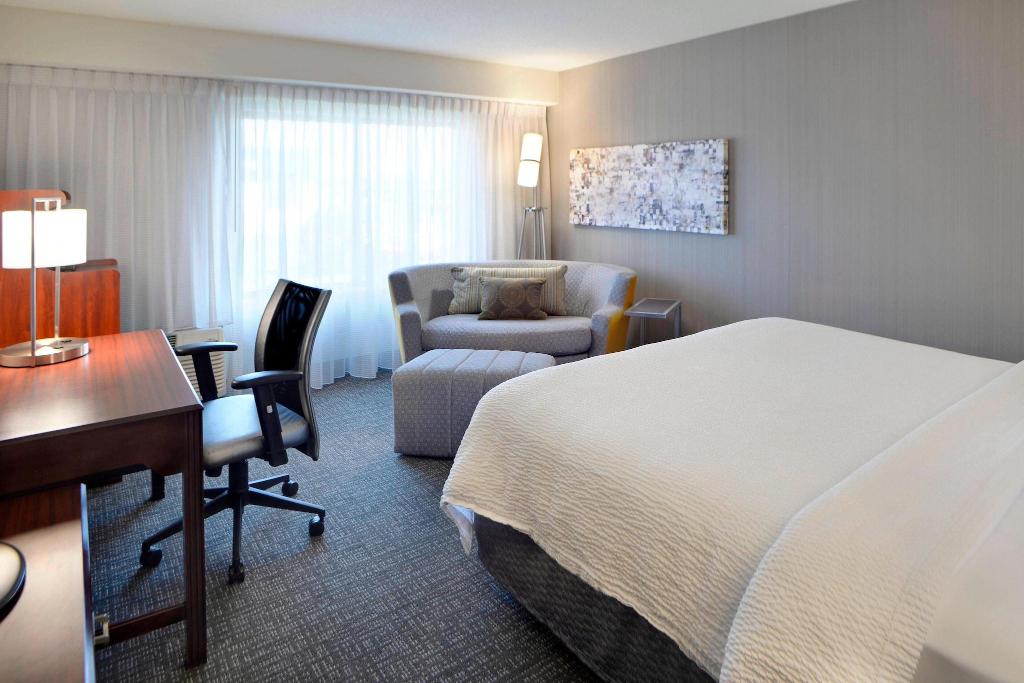 Courtyard By Marriott Kokomo
