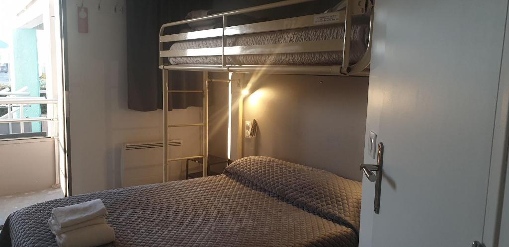 Fasthotel Roissy - Saint-Witz