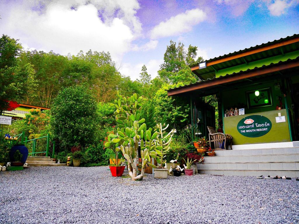 The Mouth Resort