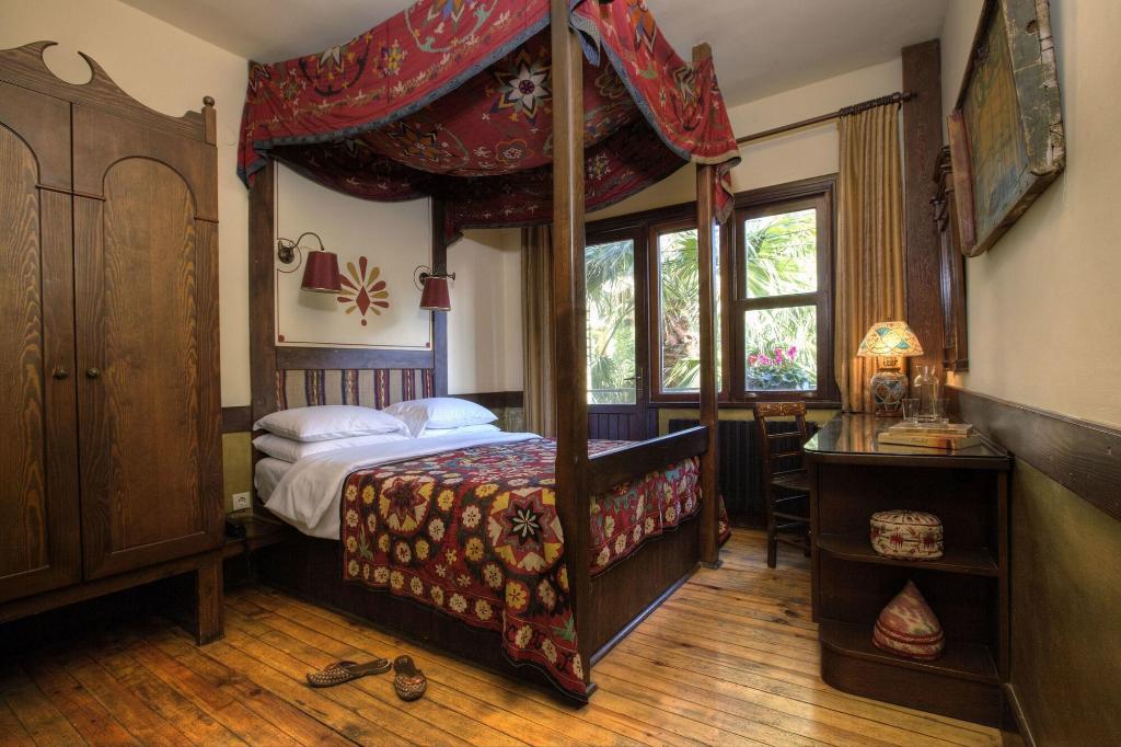 Hotel Empress Zoe