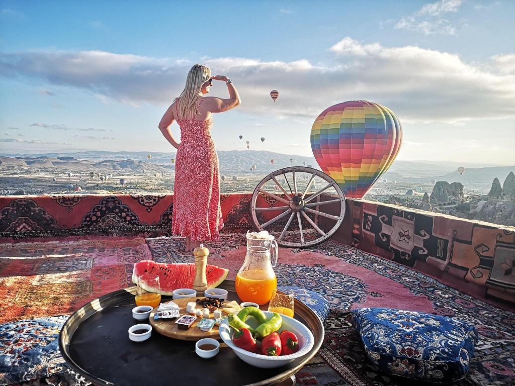 Hermes Cave Hotel