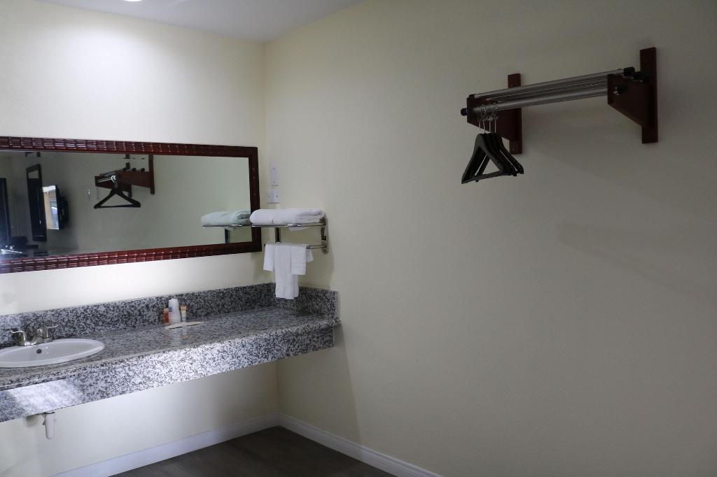 Valli Hi Motel