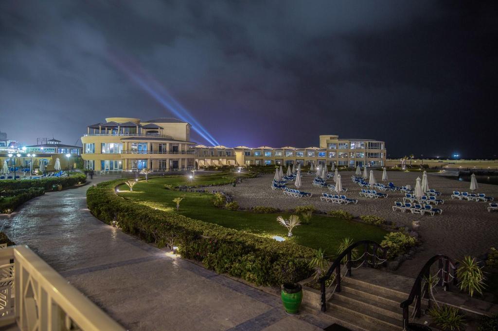 Sunrise Alex Avenue Hotel