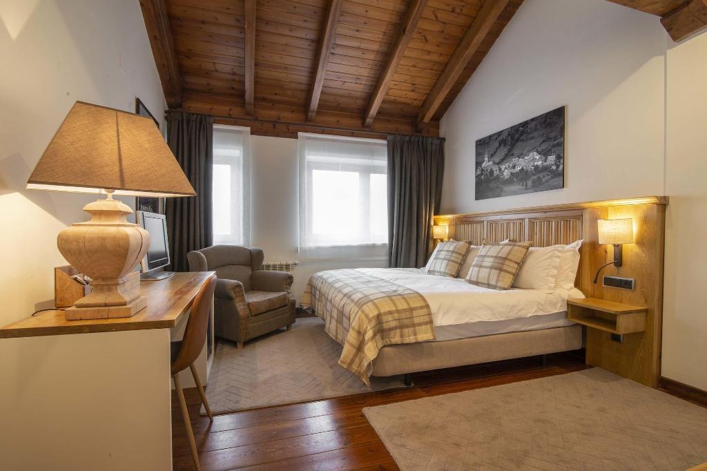 Eira Ski Lodge