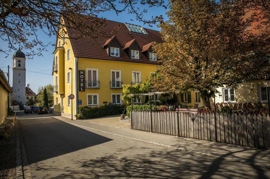 Neumaiers Hirsch Gasthof & Landhotel