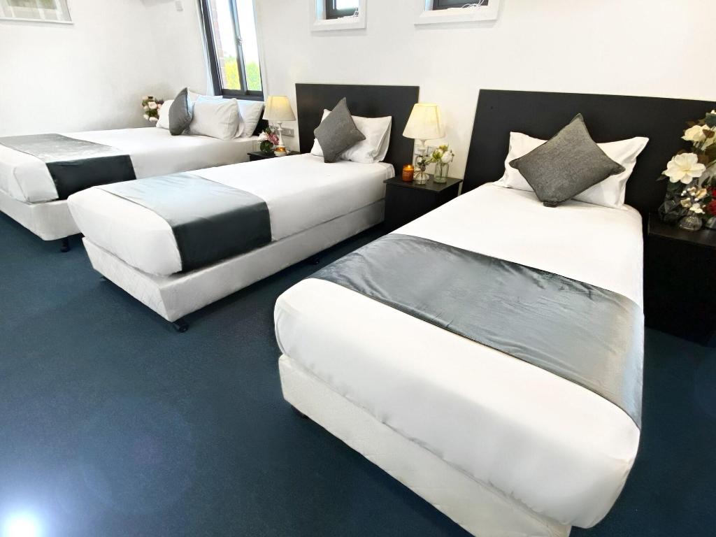 Commercial Hay Hotel