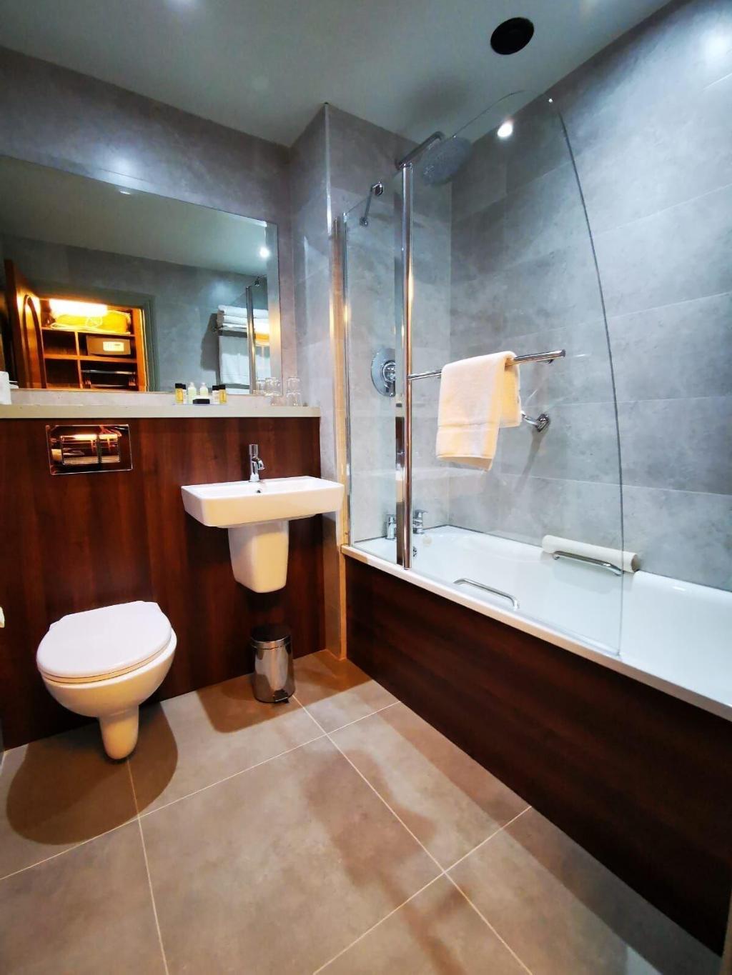 Bridge House Hotel - Leisure Club & Spa