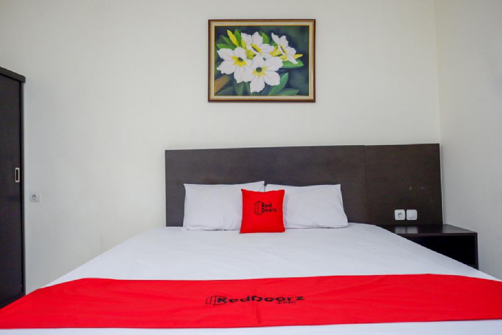 RedDoorz Plus @ Hotel Asih UNY