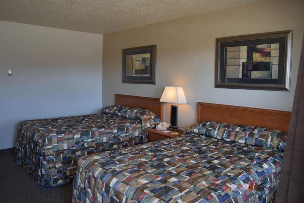 Guest House Inn & Suites
