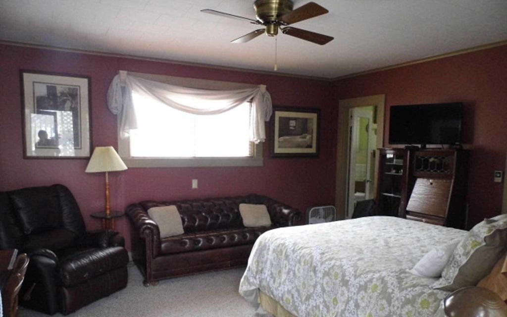 Otter Creek Inn