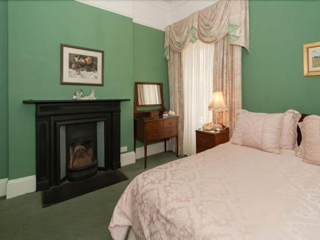 Ivyleigh House