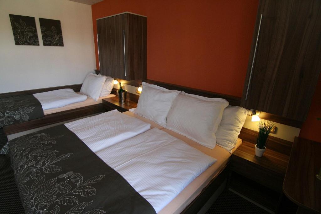 Hotel A Restaurace Kocanda