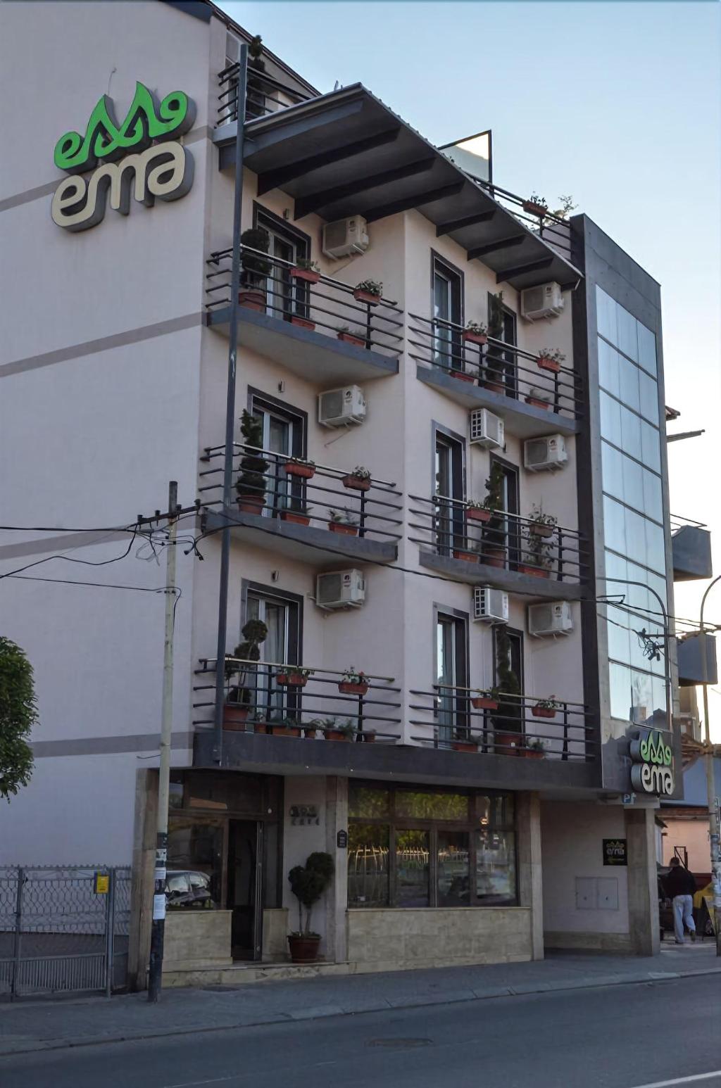 Hotel Ema