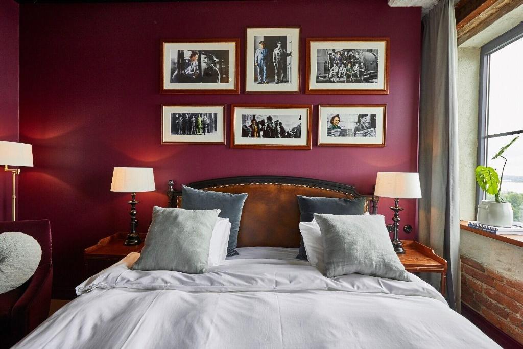 The Steam Hotel