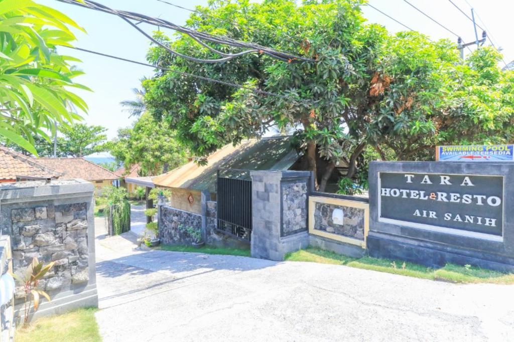 Hotel Tara Bar & Resto Air Sanih
