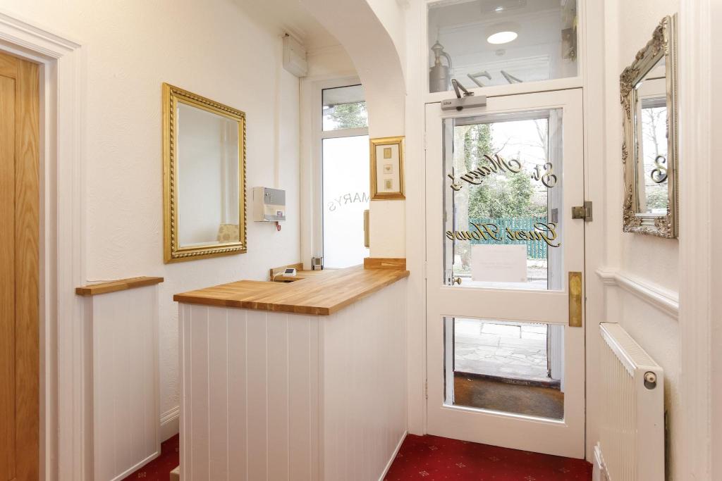 St Mary's Guest House - Lobby