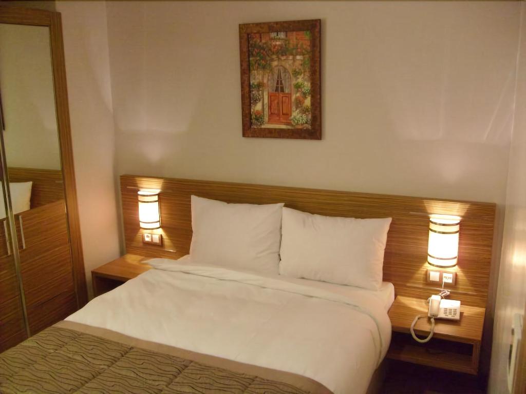 Hotel Almina Park