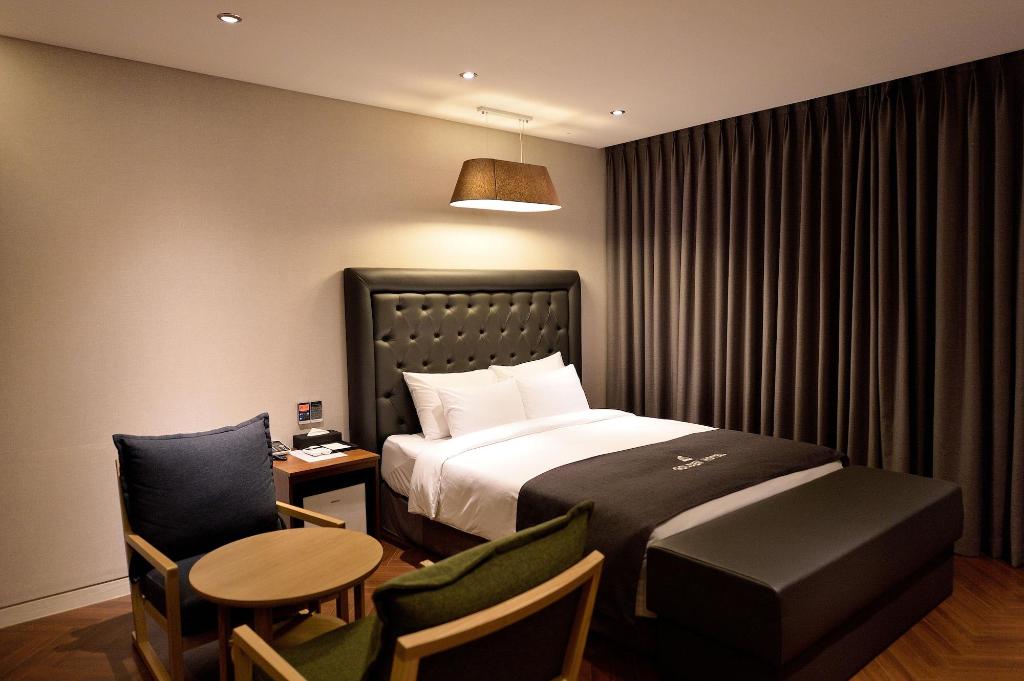 Golden Business Hotel