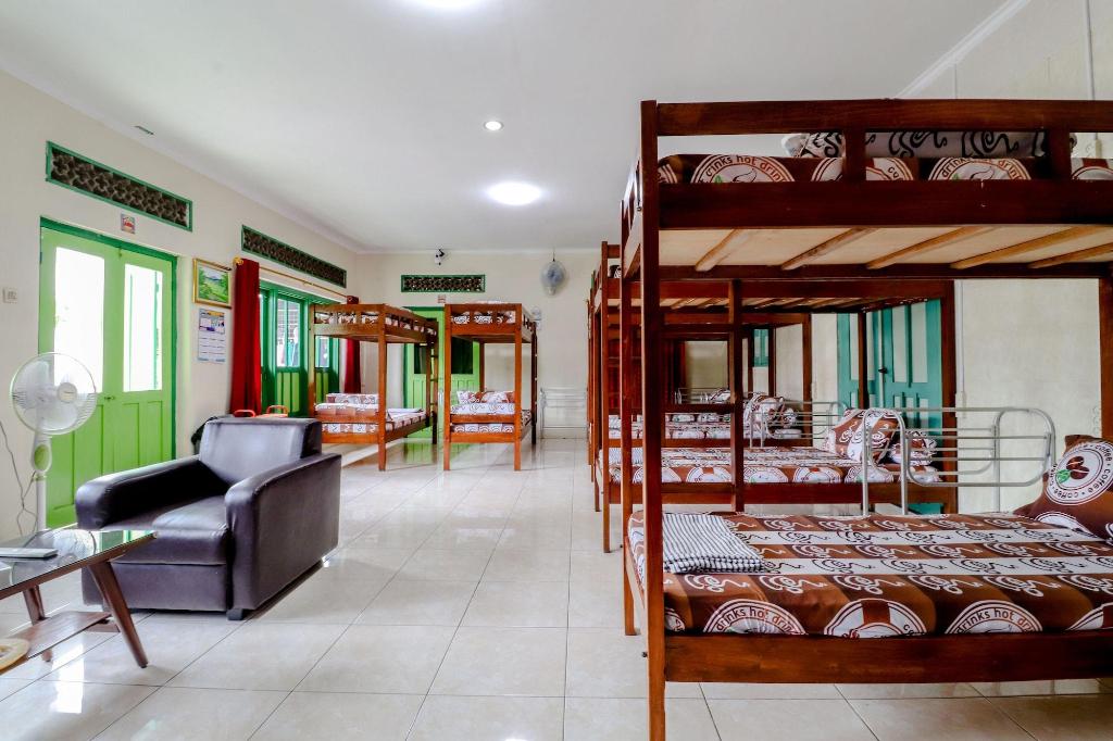 Bahagia Sederhana Homestay by ZUZU