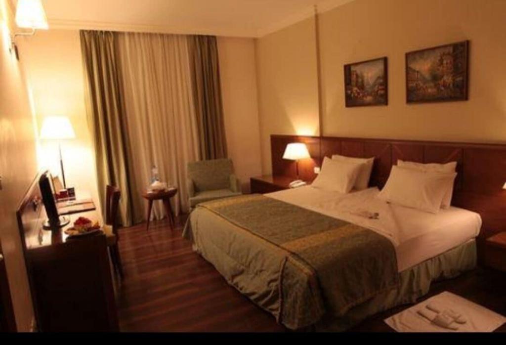 Kings Suite Hotel