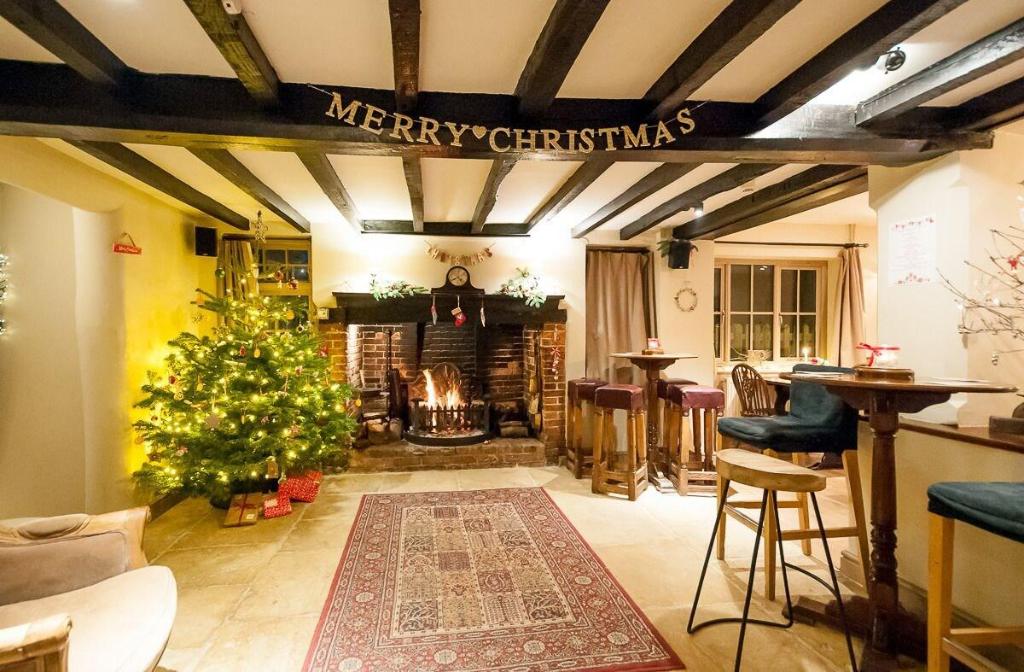 The Windmill Inn - Sports and Entertainment