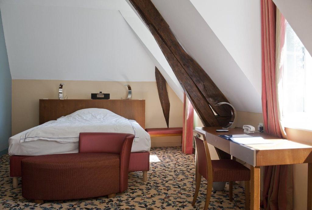 Manoir De Contres