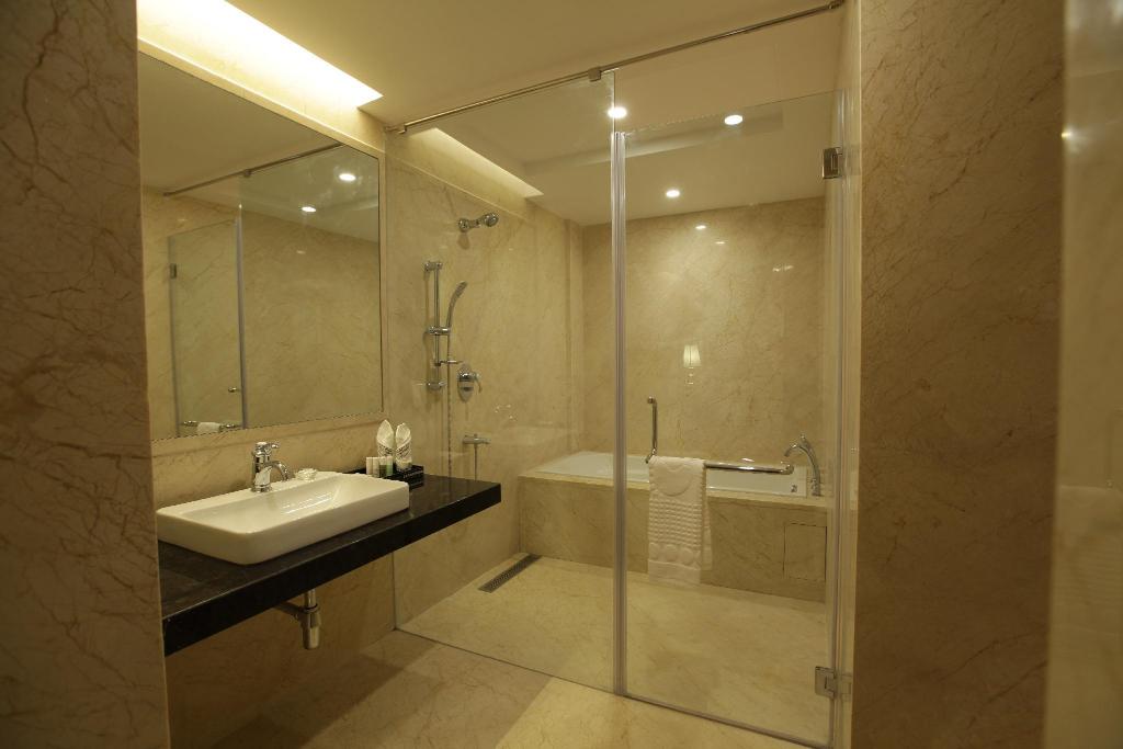 Uva Meridian Bay Resort And Spa