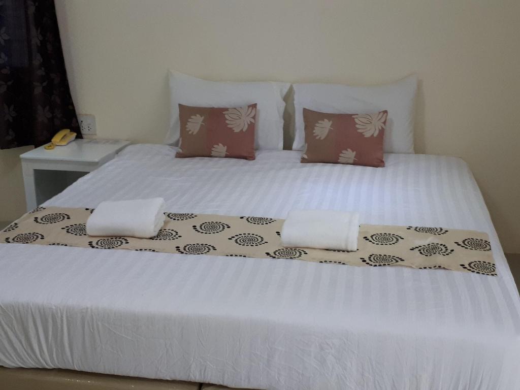 Lake Scene Resort
