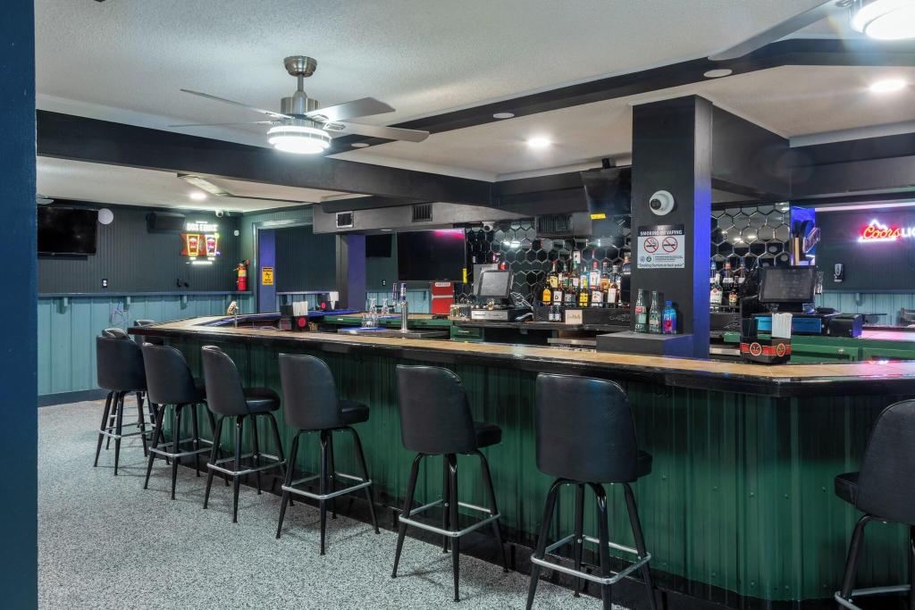 Budget Inn & Suites